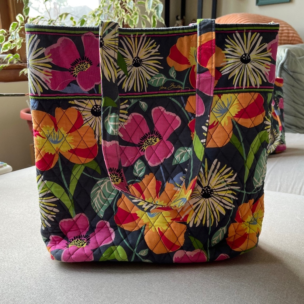 Vera Bradley Jazzy Blooms Tote Bag - Magnetic Closure